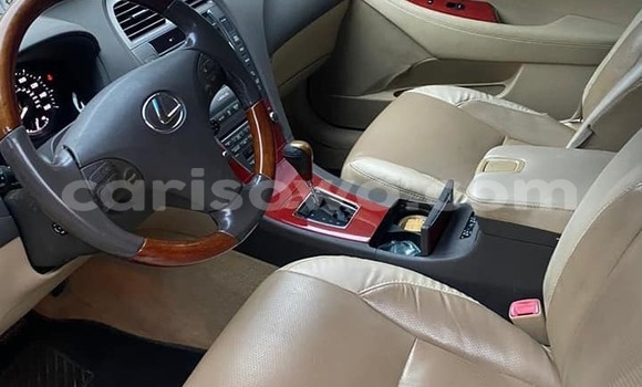 Acheter Occasion Voiture Lexus ES Rouge à Cotonou, Benin Acheter Occasion Voiture Lexus ES Rouge à Cotonou, Benin