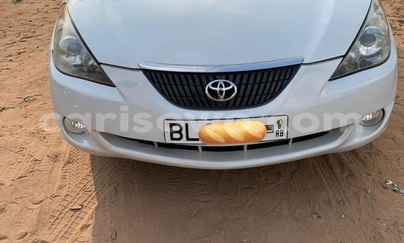 Ra Àlòkù Toyota Solara funfun Ọkọ̀ in Cotonou ni Benin