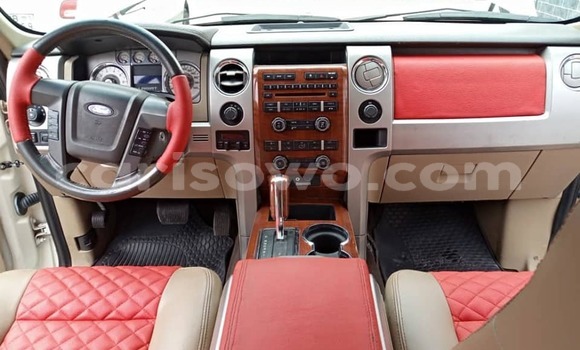 Acheter Occasion Voiture Ford F–150 Blanc à Cotonou, Benin Acheter Occasion Voiture Ford F–150 Blanc à Cotonou, Benin