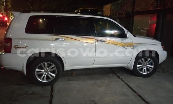Sayi Na hannu Toyota Highlander White Mota in Cotonou a Benin