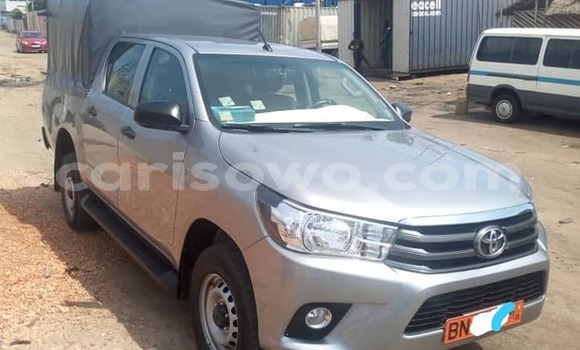 Buy Used Toyota Hilux Silver Car in Cotonou in Benign