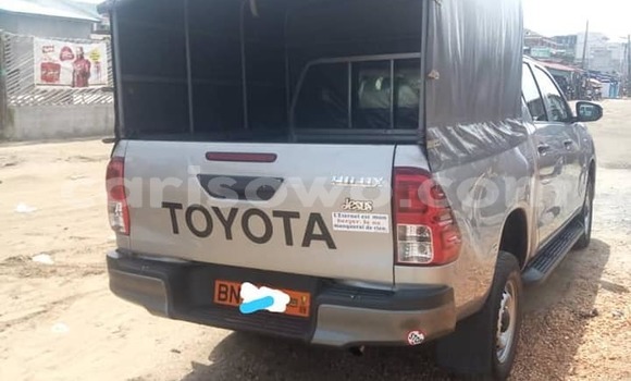 Acheter Occasion Voiture Toyota Hilux Gris à Cotonou, Benin Acheter Occasion Voiture Toyota Hilux Gris à Cotonou, Benin