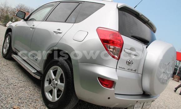 Sayi Na hannu Toyota RAV4 Sauran Mota in Cotonou a Benin Sayi Na hannu Toyota RAV4 Sauran Mota in Cotonou a Benin