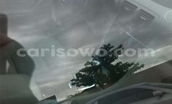 Sayi Na hannu Mercedes-Benz 230 Azurfa Mota in Porto Novo a Benin Sayi Na hannu Mercedes-Benz 230 Azurfa Mota in Porto Novo a Benin