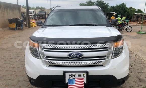Buy Used Ford Explorer White Car in Cotonou in Benign