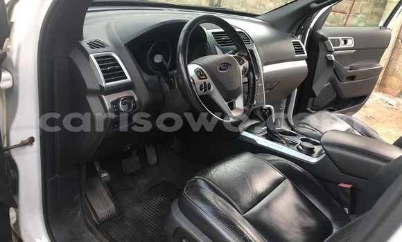 Ra Àlòkù Ford Explorer funfun Ọkọ̀ in Cotonou ni Benin Ra Àlòkù Ford Explorer funfun Ọkọ̀ in Cotonou ni Benin