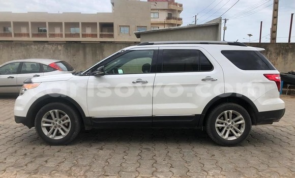 Ra Àlòkù Ford Explorer funfun Ọkọ̀ in Cotonou ni Benin Ra Àlòkù Ford Explorer funfun Ọkọ̀ in Cotonou ni Benin