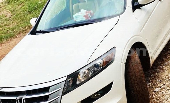 Ra Àlòkù Honda Crosstour funfun Ọkọ̀ in Cotonou ni Benin Ra Àlòkù Honda Crosstour funfun Ọkọ̀ in Cotonou ni Benin