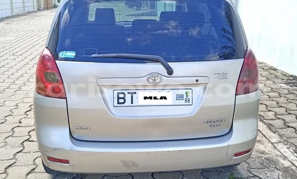 Ra Àlòkù Toyota Corolla Verso Silver Ọkọ̀ in Cotonou ni Benin Ra Àlòkù Toyota Corolla Verso Silver Ọkọ̀ in Cotonou ni Benin