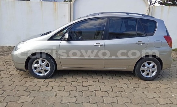 Ra Àlòkù Toyota Corolla Verso Silver Ọkọ̀ in Cotonou ni Benin Ra Àlòkù Toyota Corolla Verso Silver Ọkọ̀ in Cotonou ni Benin