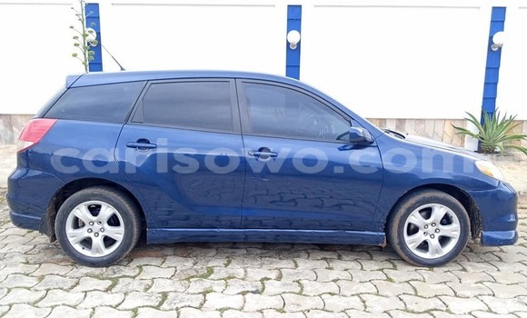 Ra Àlòkù Toyota Matrix Blue Ọkọ̀ in Cotonou ni Benin Ra Àlòkù Toyota Matrix Blue Ọkọ̀ in Cotonou ni Benin
