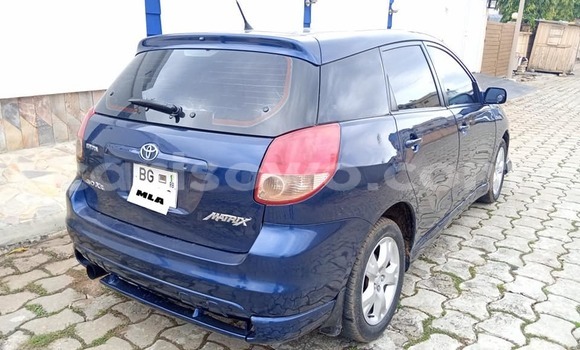 Ra Àlòkù Toyota Matrix Blue Ọkọ̀ in Cotonou ni Benin Ra Àlòkù Toyota Matrix Blue Ọkọ̀ in Cotonou ni Benin