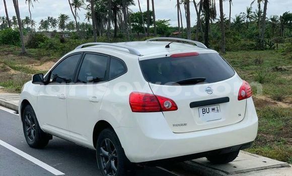 Buy Used Nissan Rogue White Car in Cotonou in Benign