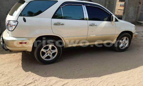 Sayi Na hannu Lexus RX White Mota in Cotonou a Benin Sayi Na hannu Lexus RX White Mota in Cotonou a Benin