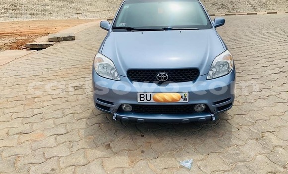 Ra Àlòkù Toyota Matrix Blue Ọkọ̀ in Abomey ni Benin