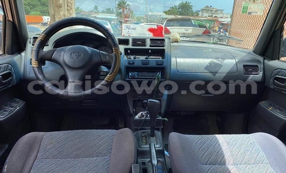 Acheter Occasion Voiture Toyota RAV4 Bleu à Abomey, Benin Acheter Occasion Voiture Toyota RAV4 Bleu à Abomey, Benin