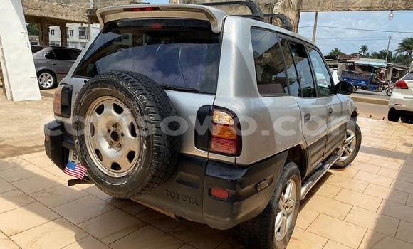 Acheter Occasion Voiture Toyota RAV4 Bleu à Abomey, Benin Acheter Occasion Voiture Toyota RAV4 Bleu à Abomey, Benin