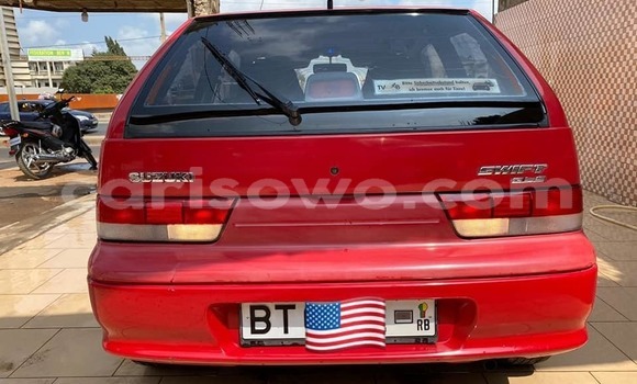 Acheter Occasion Voiture Suzuki Swift Rouge à Abomey, Benin Acheter Occasion Voiture Suzuki Swift Rouge à Abomey, Benin