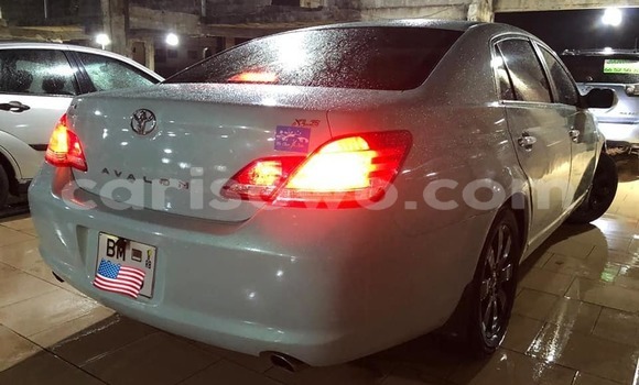 Sayi Na hannu Toyota Avalon Blue Mota in Abomey a Benin Sayi Na hannu Toyota Avalon Blue Mota in Abomey a Benin