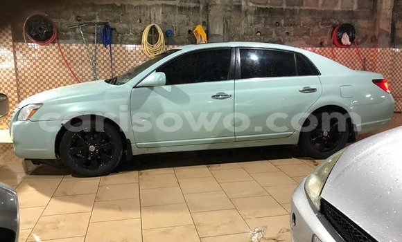 Sayi Na hannu Toyota Avalon Blue Mota in Abomey a Benin Sayi Na hannu Toyota Avalon Blue Mota in Abomey a Benin