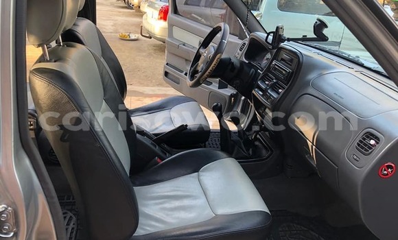 Sayi Na hannu Nissan Navara Azurfa Mota in Abomey a Benin Sayi Na hannu Nissan Navara Azurfa Mota in Abomey a Benin