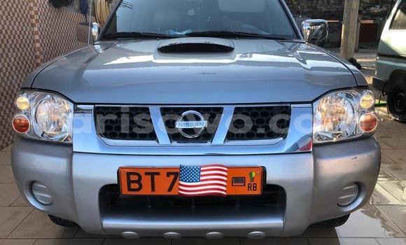 Sayi Na hannu Nissan Navara Azurfa Mota in Abomey a Benin Sayi Na hannu Nissan Navara Azurfa Mota in Abomey a Benin