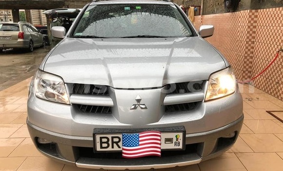 Sayi Na hannu Mitsubishi Outlander Azurfa Mota in Abomey a Benin
