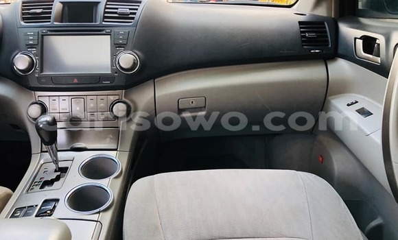 Acheter Occasion Voiture Toyota Highlander Blanc à Abomey, Benin Acheter Occasion Voiture Toyota Highlander Blanc à Abomey, Benin