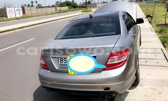 Ra Tuntun Mercedes-Benz C–Class Silver Ọkọ̀ in Cotonou ni Benin