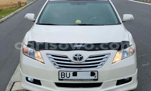 Sayi Sabo Toyota Camry White Mota in Cotonou a Benin