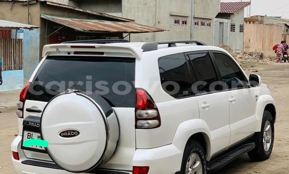 Ra Àlòkù Toyota Prado funfun Ọkọ̀ in Cotonou ni Benin Ra Àlòkù Toyota Prado funfun Ọkọ̀ in Cotonou ni Benin