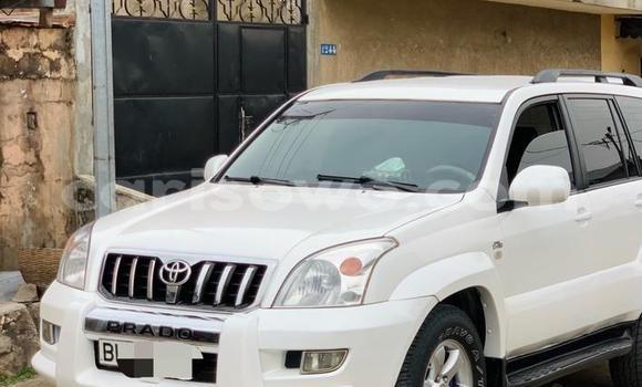 Ra Àlòkù Toyota Prado funfun Ọkọ̀ in Cotonou ni Benin Ra Àlòkù Toyota Prado funfun Ọkọ̀ in Cotonou ni Benin