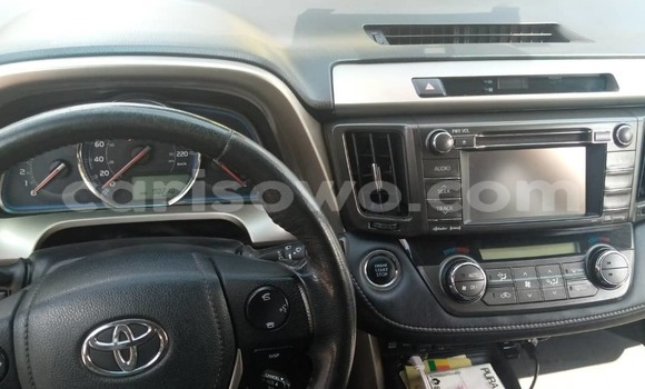 Acheter Neuf Voiture Toyota RAV4 Rouge à Cotonou, Benin Acheter Neuf Voiture Toyota RAV4 Rouge à Cotonou, Benin