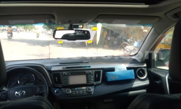 Acheter Neuf Voiture Toyota RAV4 Rouge à Cotonou, Benin Acheter Neuf Voiture Toyota RAV4 Rouge à Cotonou, Benin