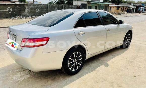 Ra Tuntun Toyota Camry Silver Ọkọ̀ in Cotonou ni Benin Ra Tuntun Toyota Camry Silver Ọkọ̀ in Cotonou ni Benin