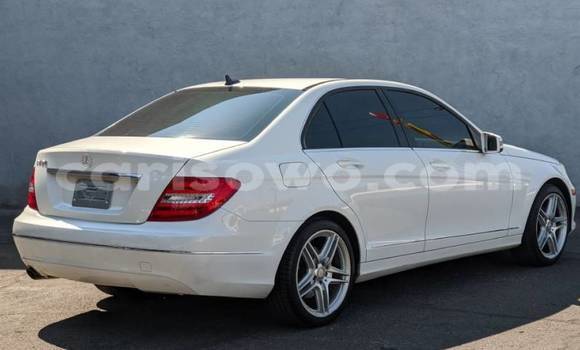 Acheter Occasion Voiture Mercedes-Benz C–Class Blanc à Batia, Atacora Acheter Occasion Voiture Mercedes-Benz C–Class Blanc à Batia, Atacora
