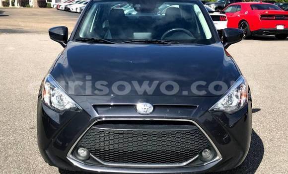 Sayi Na hannu Toyota Yaris Black Mota in Abomey a Benin