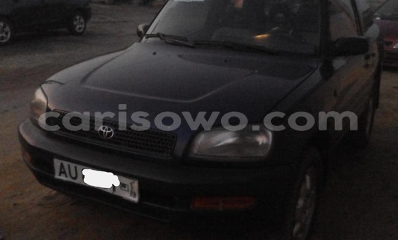 Ra Àlòkù Toyota RAV4 Blue Ọkọ̀ in Cotonou ni Benin Ra Àlòkù Toyota RAV4 Blue Ọkọ̀ in Cotonou ni Benin