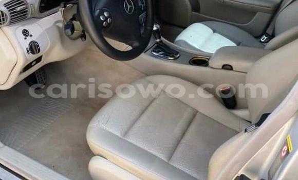 Sayi Na hannu Mercedes-Benz 230 Azurfa Mota in Cotonou a Benin Sayi Na hannu Mercedes-Benz 230 Azurfa Mota in Cotonou a Benin