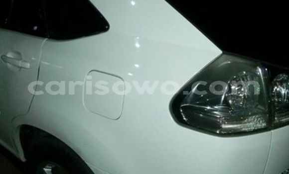 Acheter Occasion Voiture Lexus RX 330 Blanc à Cotonou, Benin Acheter Occasion Voiture Lexus RX 330 Blanc à Cotonou, Benin