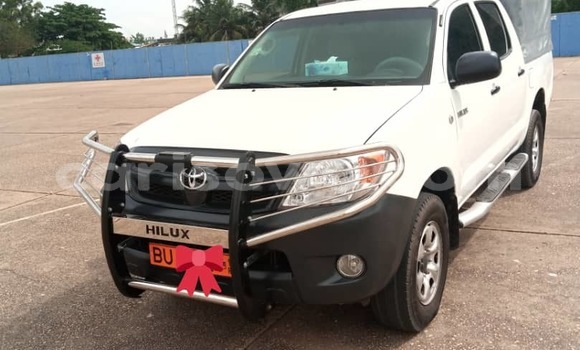 Acheter Occasion Voiture Toyota Hilux Blanc à Cotonou, Benin Acheter Occasion Voiture Toyota Hilux Blanc à Cotonou, Benin