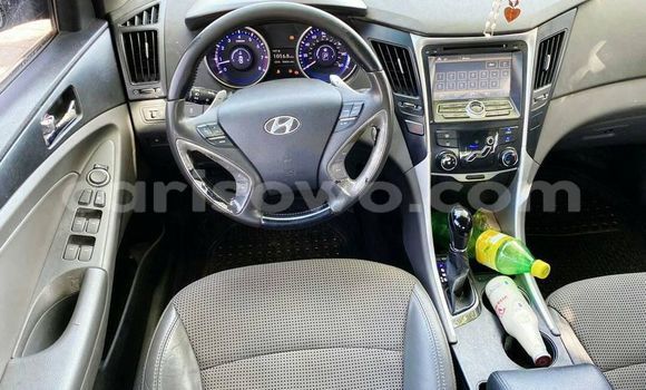 Ra Àlòkù Hyundai Sonata Blue Ọkọ̀ in Abomey ni Benin Ra Àlòkù Hyundai Sonata Blue Ọkọ̀ in Abomey ni Benin