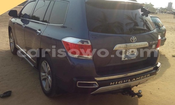 Acheter Occasion Voiture Toyota Highlander Bleu à Cotonou, Benin Acheter Occasion Voiture Toyota Highlander Bleu à Cotonou, Benin