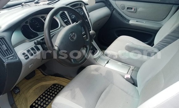 Acheter Occasion Voiture Toyota Highlander Bleu à Cotonou, Benin Acheter Occasion Voiture Toyota Highlander Bleu à Cotonou, Benin