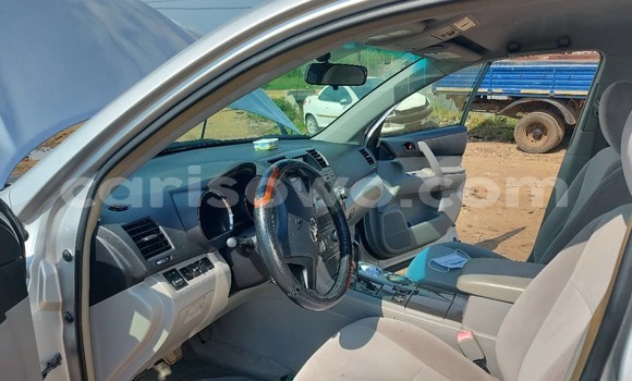 Acheter Occasion Voiture Toyota Highlander Gris à Cotonou, Benin Acheter Occasion Voiture Toyota Highlander Gris à Cotonou, Benin