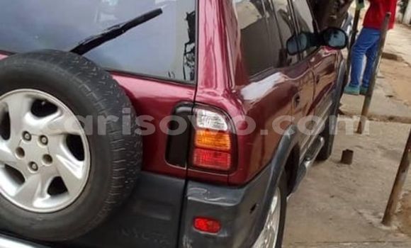Ra Àlòkù Toyota RAV4 Red Ọkọ̀ in Abomey ni Benin Ra Àlòkù Toyota RAV4 Red Ọkọ̀ in Abomey ni Benin