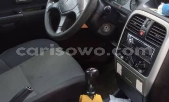 Ra Àlòkù Mitsubishi Carisma Silver Ọkọ̀ in Abomey ni Benin Ra Àlòkù Mitsubishi Carisma Silver Ọkọ̀ in Abomey ni Benin