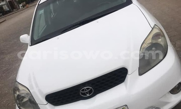 Buy Used Toyota Matrix White Car in Abomey in Benign