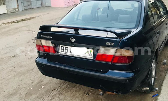 Sayi Na hannu Nissan Primera Blue Mota in Abomey a Benin