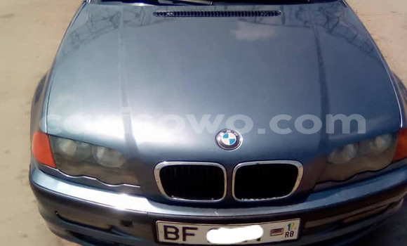 Acheter Occasion Voiture BMW 3–Series Bleu à Abomey, Benin
